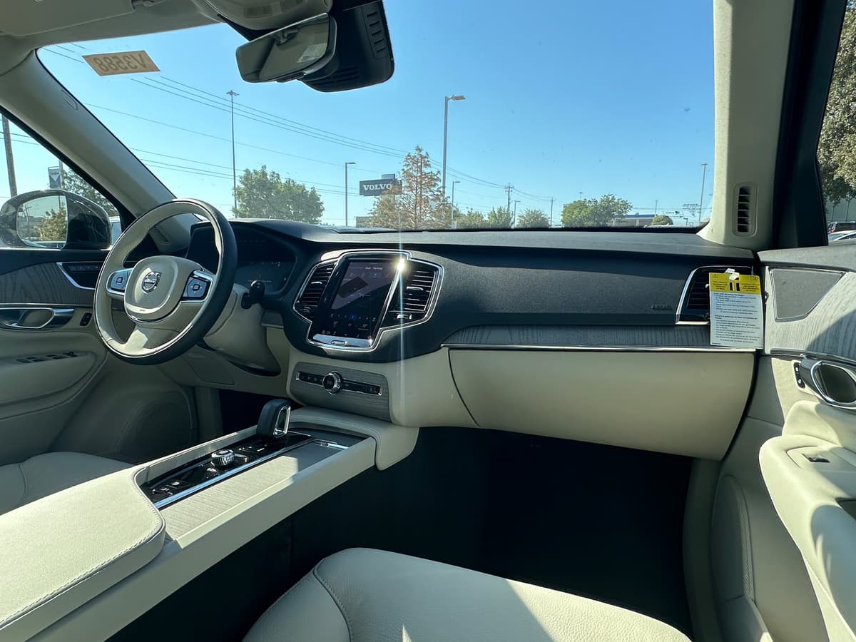 2025 Volvo XC90 - Image 10