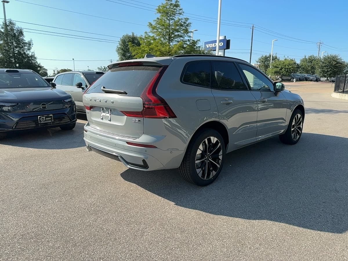2026 Volvo XC60 - Image 6