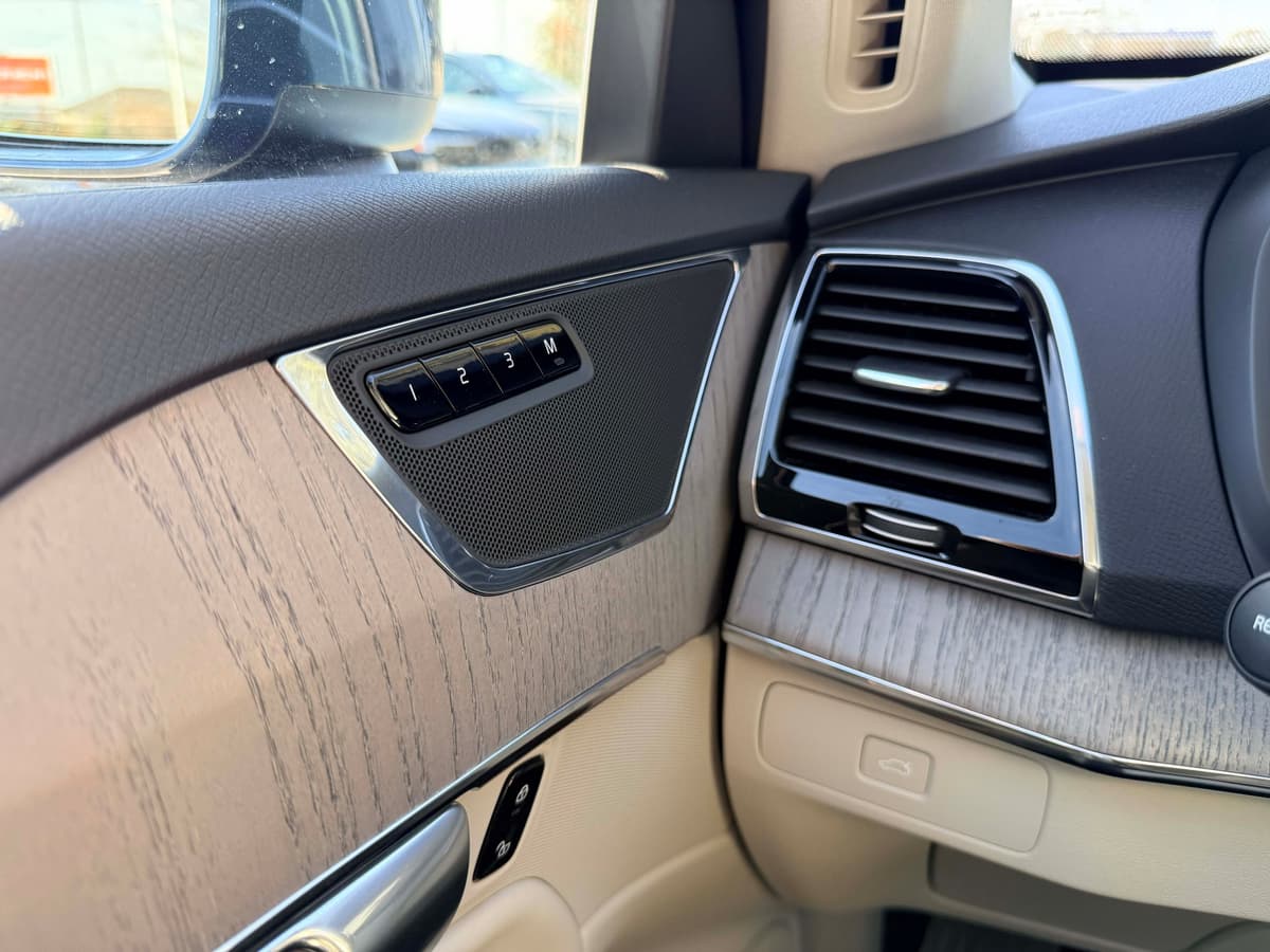 2025 Volvo XC90 - Image 22