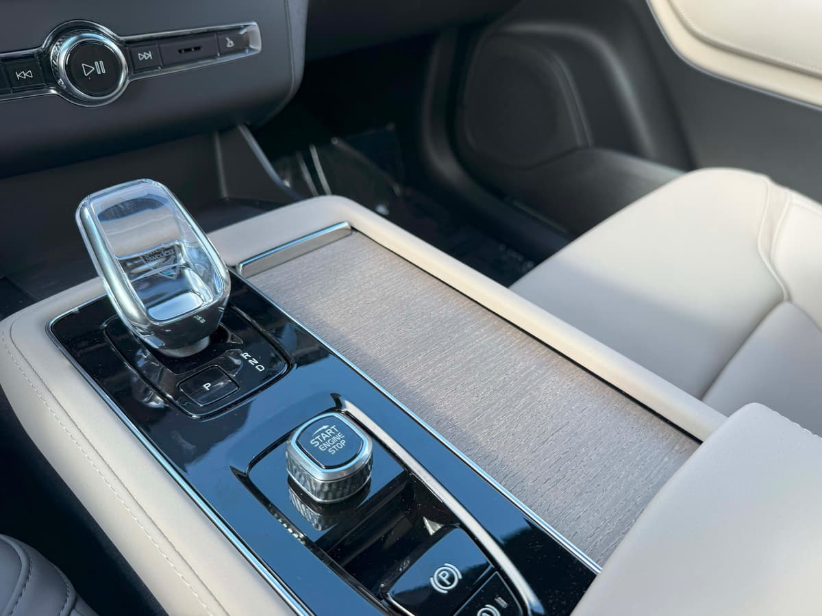2026 Volvo XC90 - Image 25