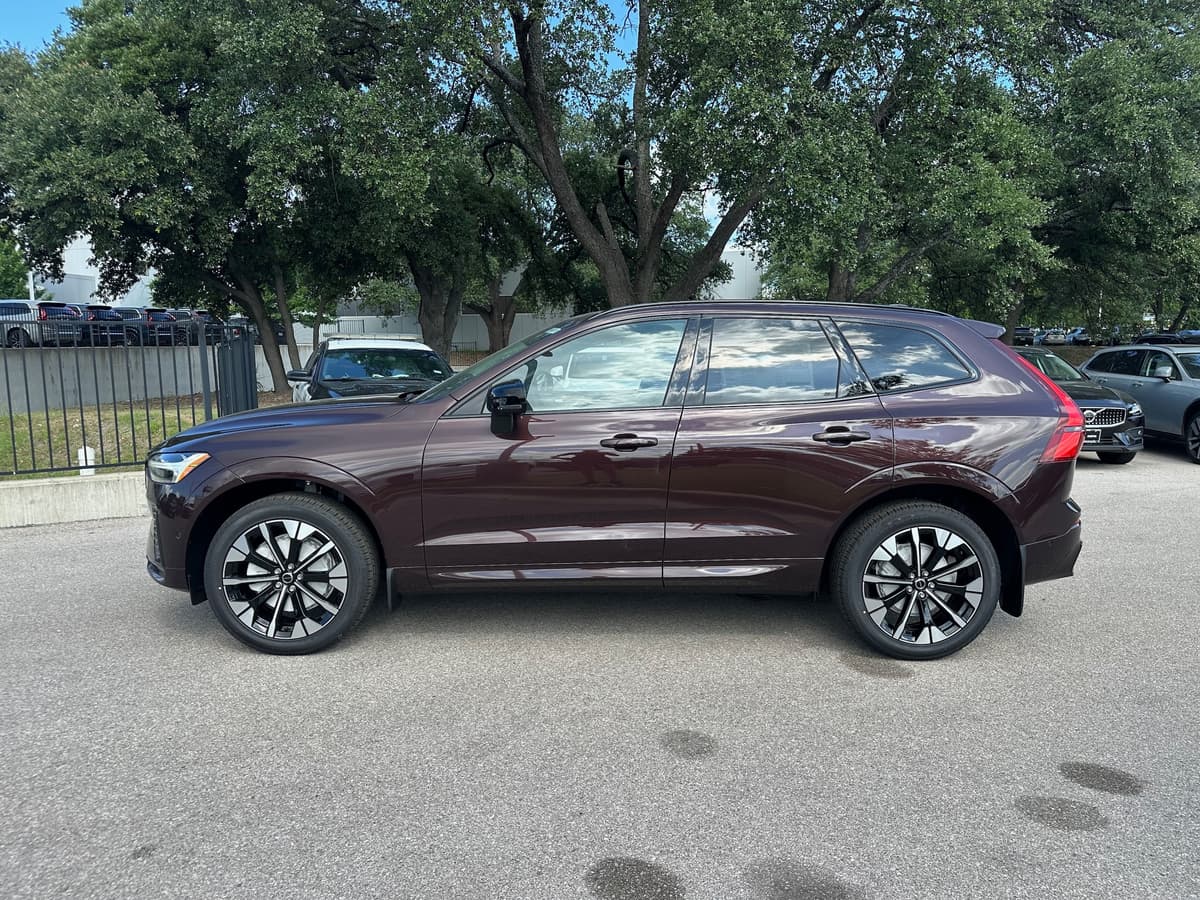 2026 Volvo XC60 - Image 3