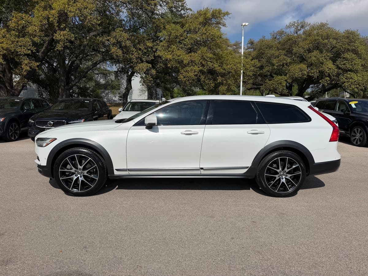 2018 Volvo V90 Cross Country - Image 3