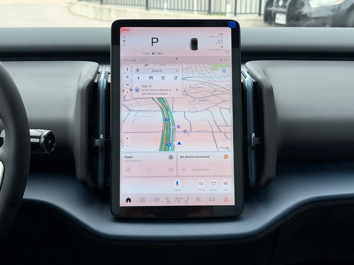 2026 Volvo EX30 Cross Country - Image 12