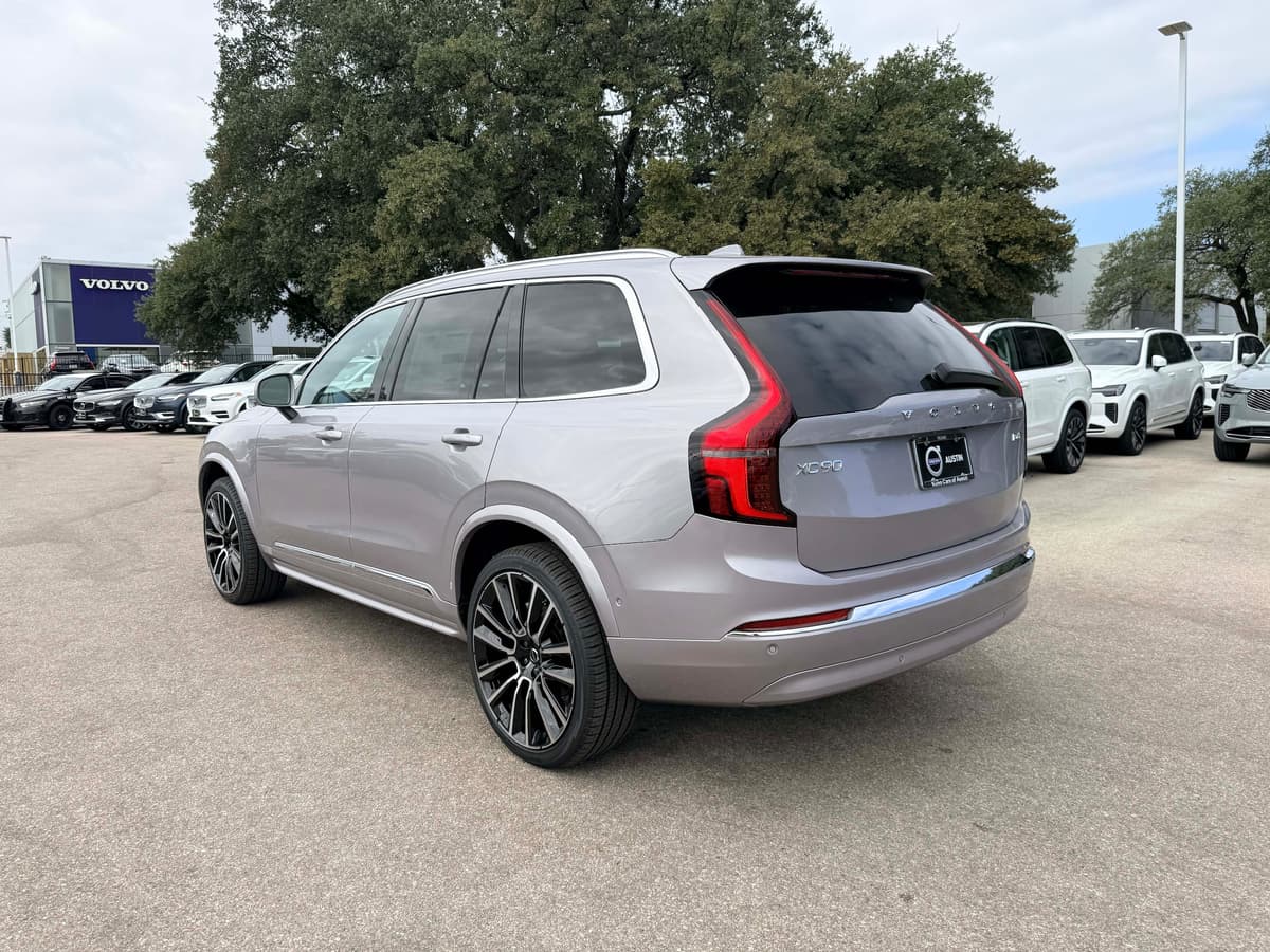 2026 Volvo XC90 - Image 4