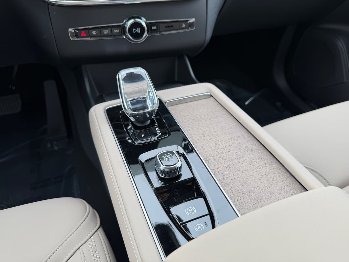 2026 Volvo XC90 - Image 14