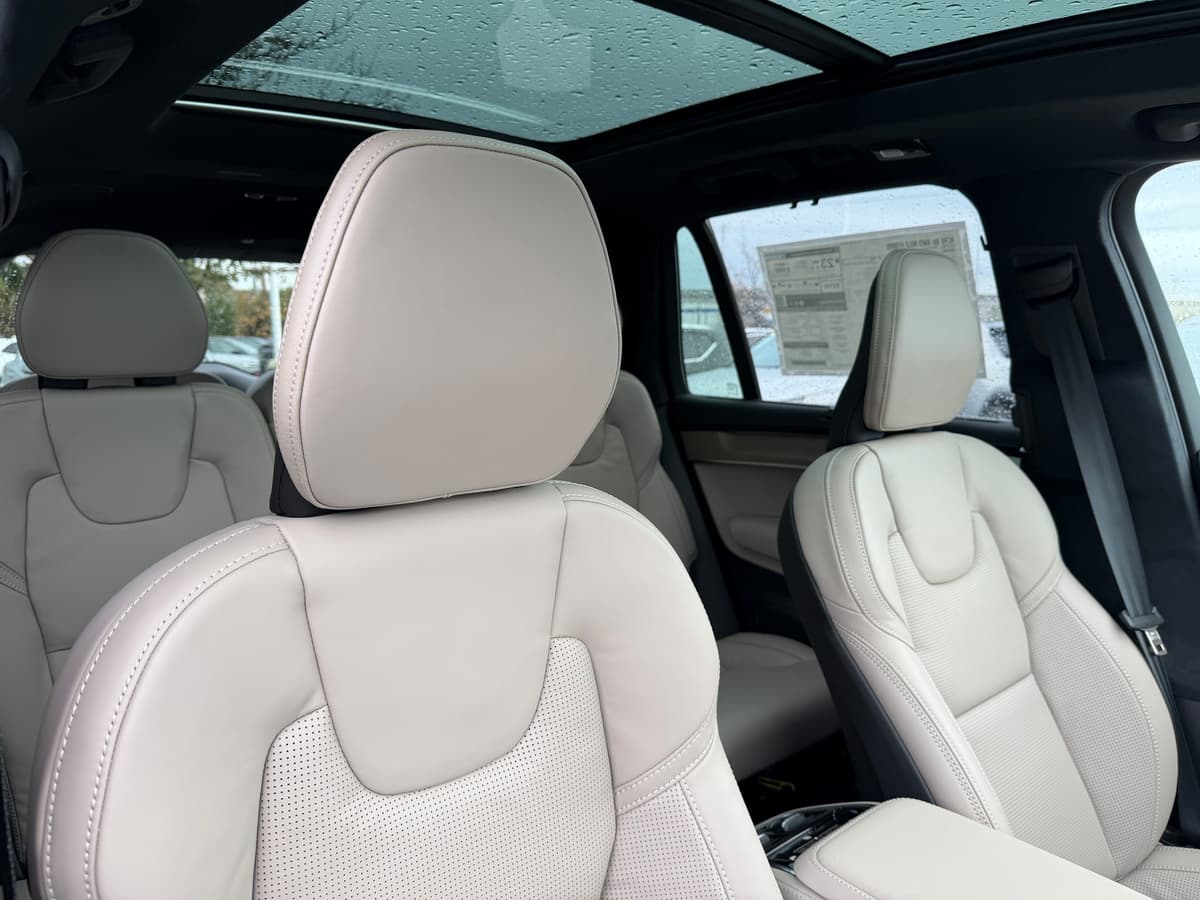 2026 Volvo XC90 - Image 9