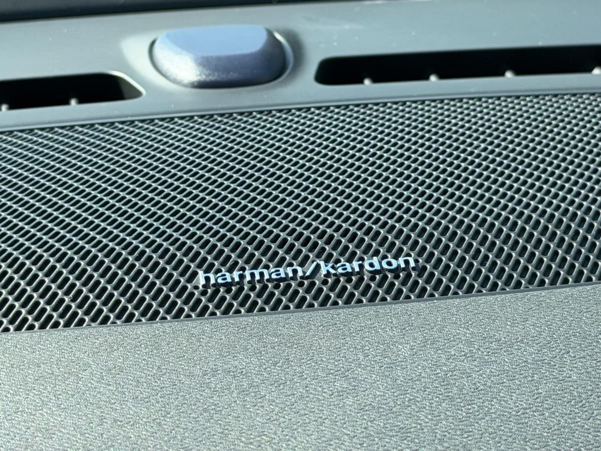 2026 Volvo XC40 - Image 15