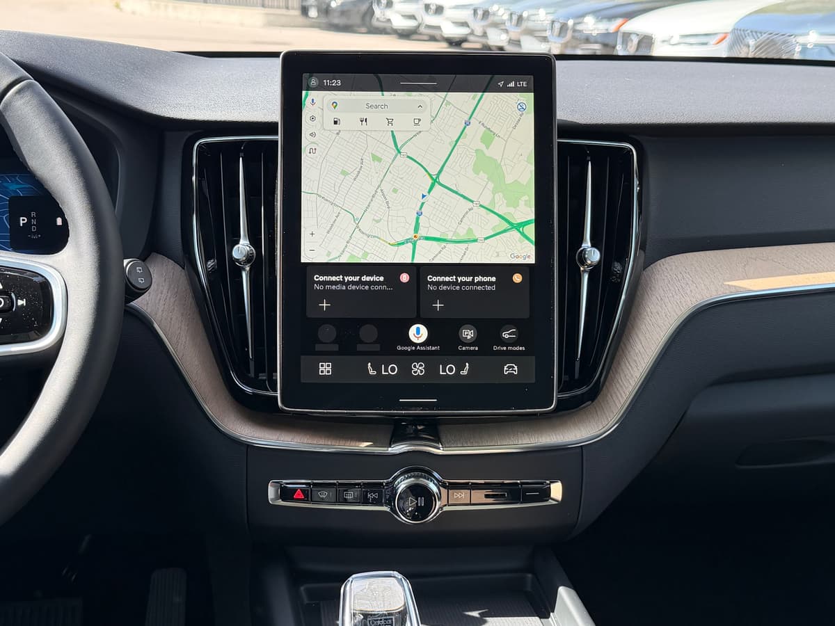 2026 Volvo XC60 - Image 11