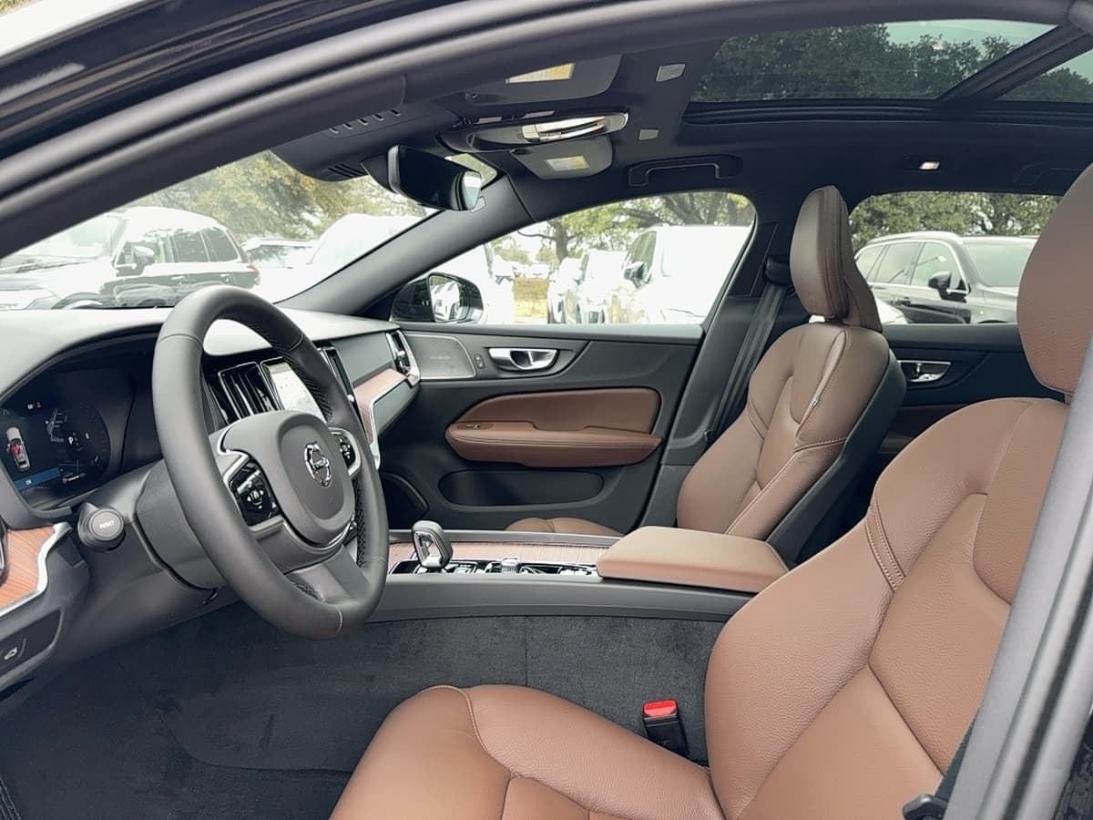 2026 Volvo V60 Cross Country - Image 13