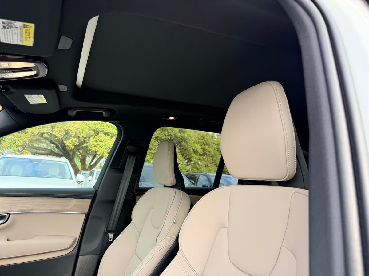 2026 Volvo XC90 - Image 13