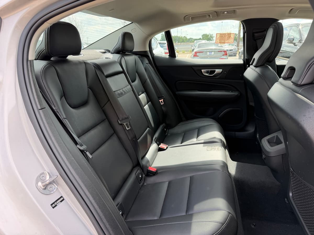 2025 Volvo S60 - Image 12