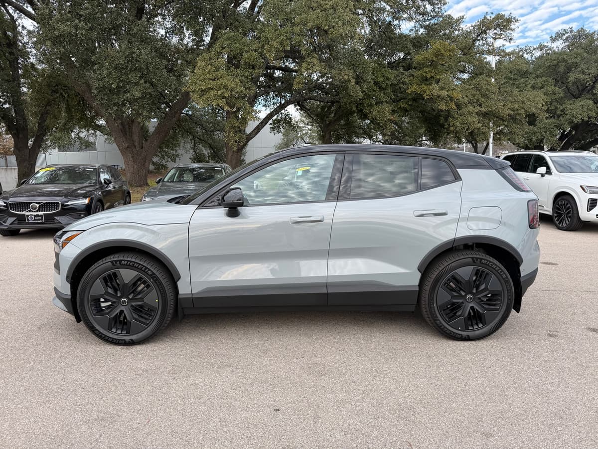 2026 Volvo EX30 Cross Country - Image 3