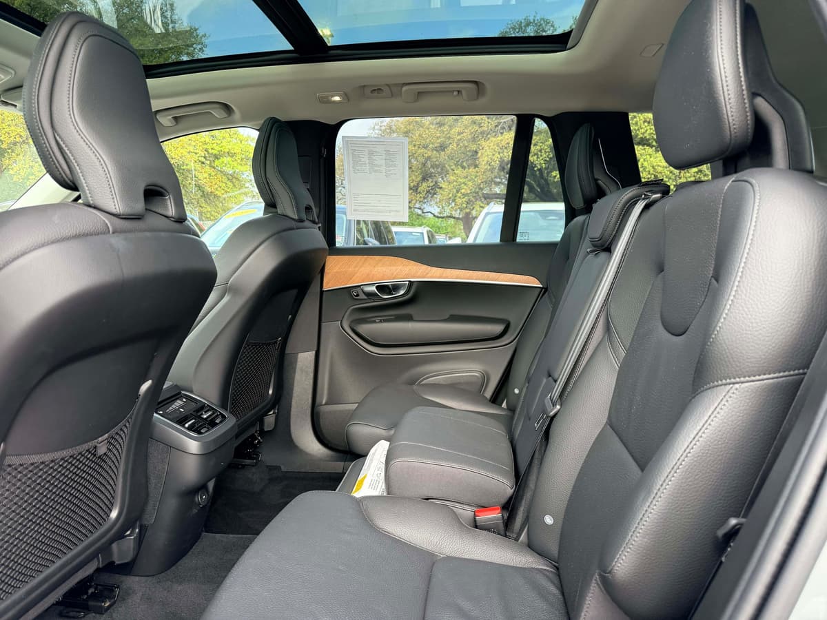 2025 Volvo XC90 - Image 15