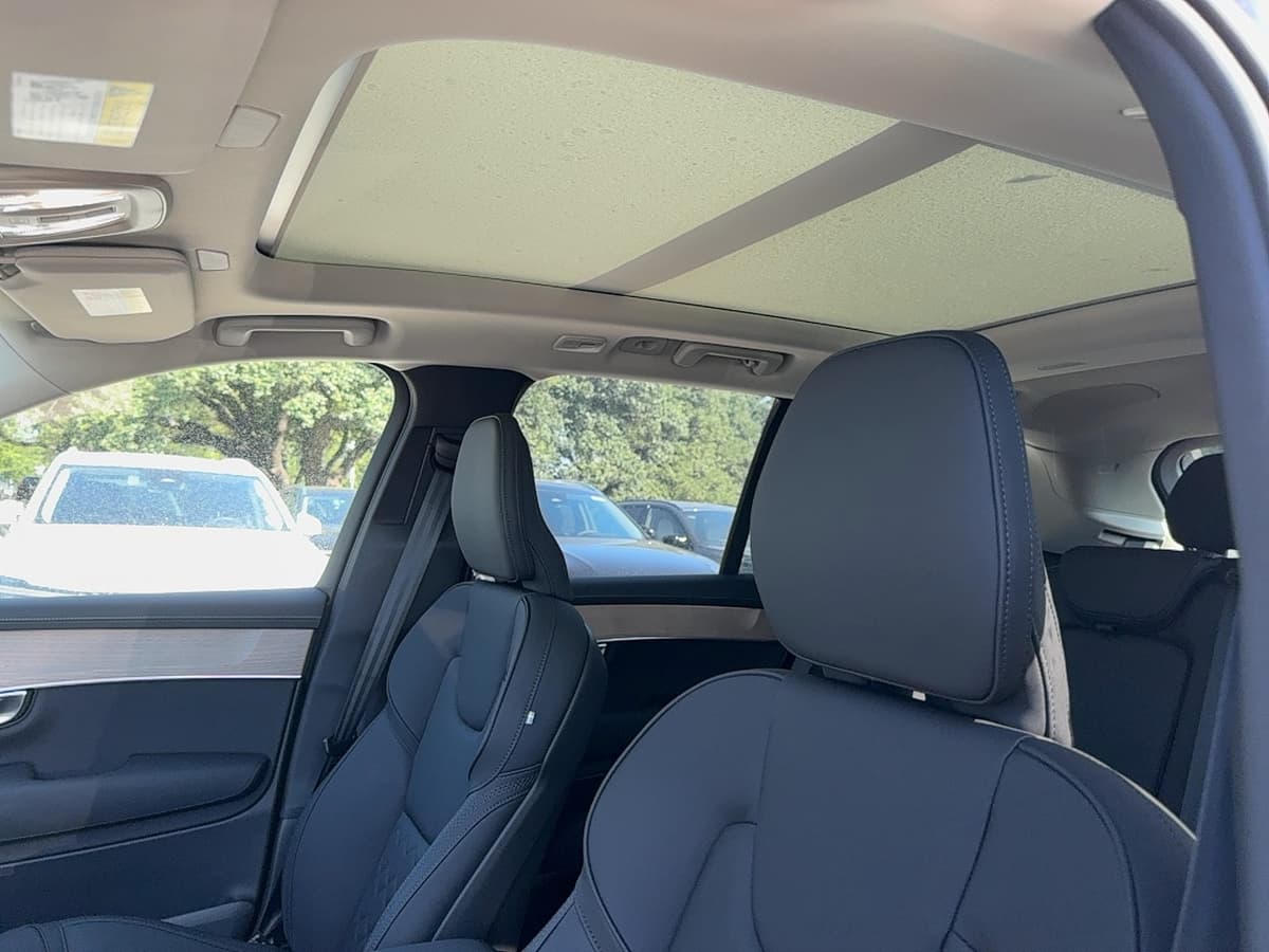 2026 Volvo XC90 - Image 10