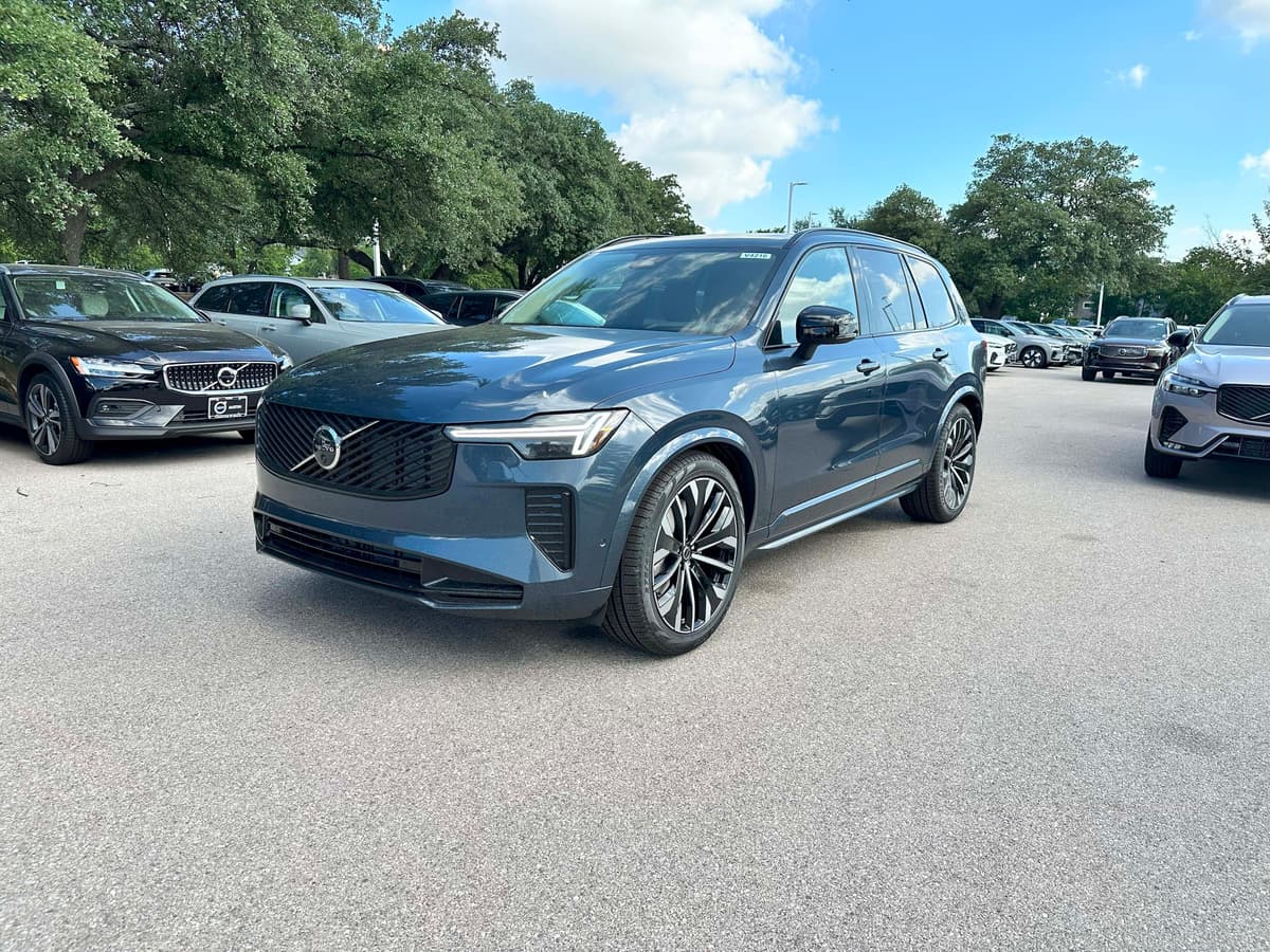 2026 Volvo XC90 - Image 2