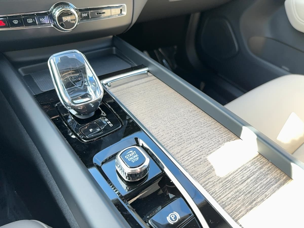 2026 Volvo XC60 - Image 24