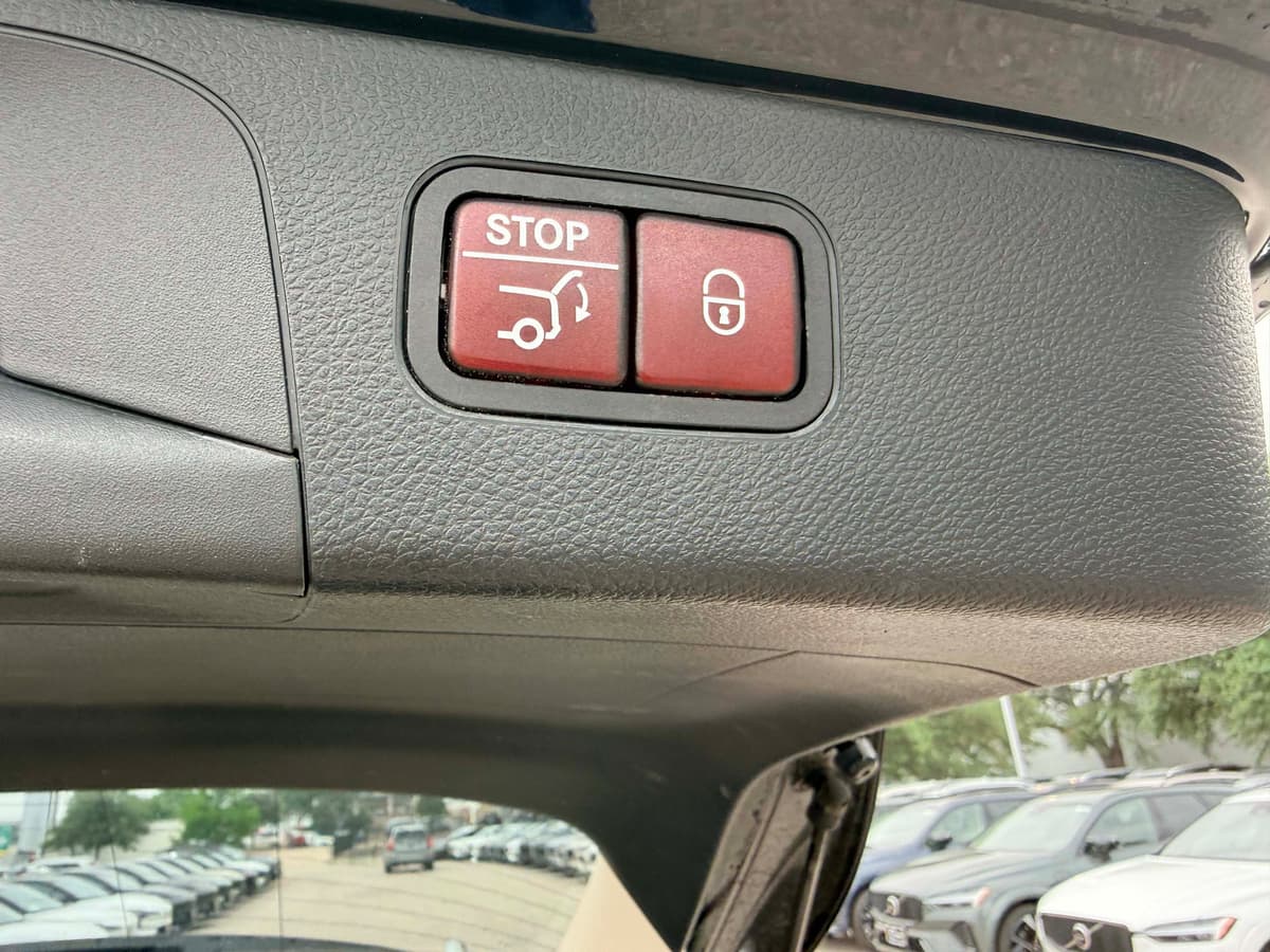 2019 Mercedes-Benz GLC 300 - Image 24