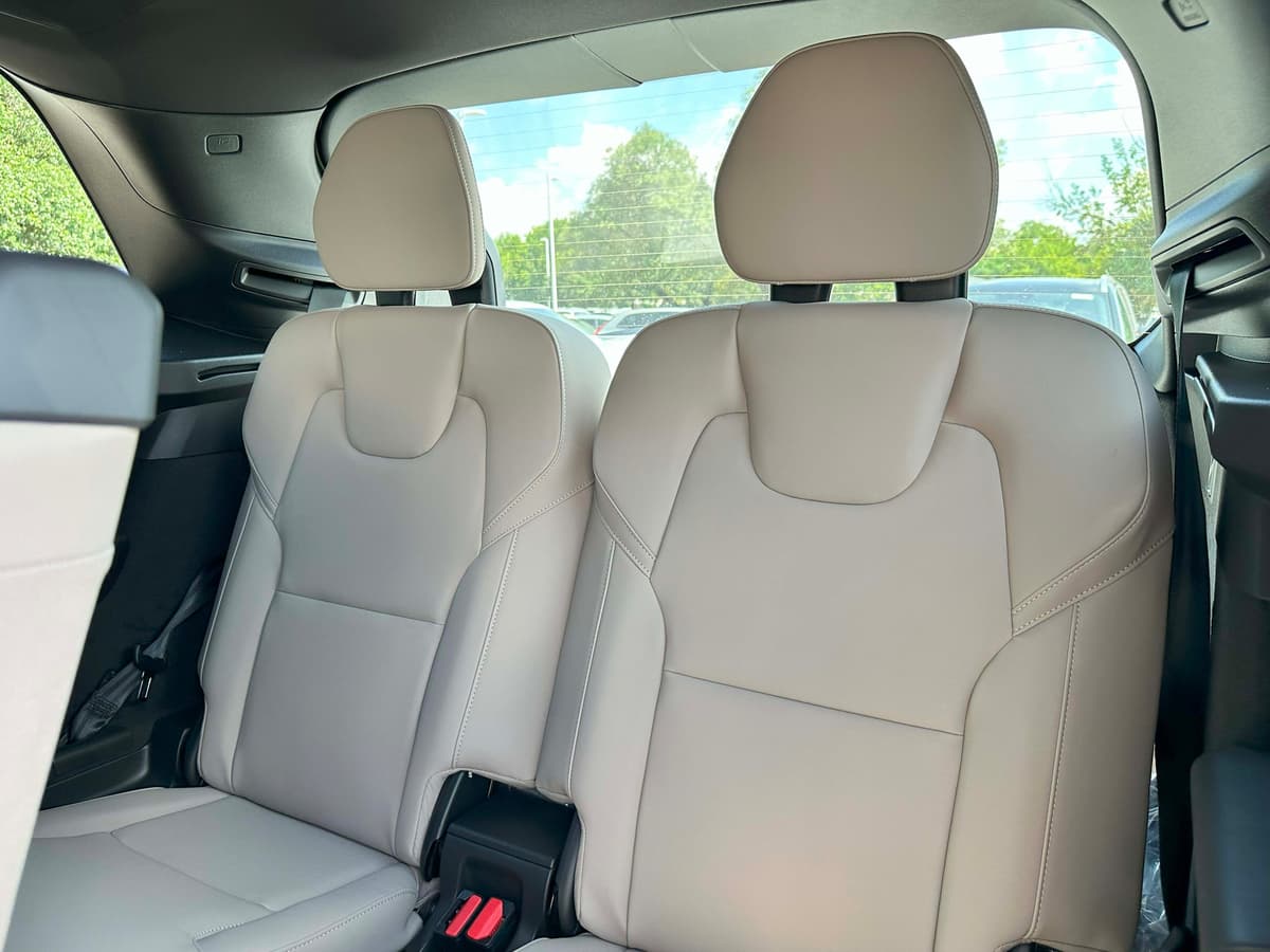 2026 Volvo XC90 - Image 17