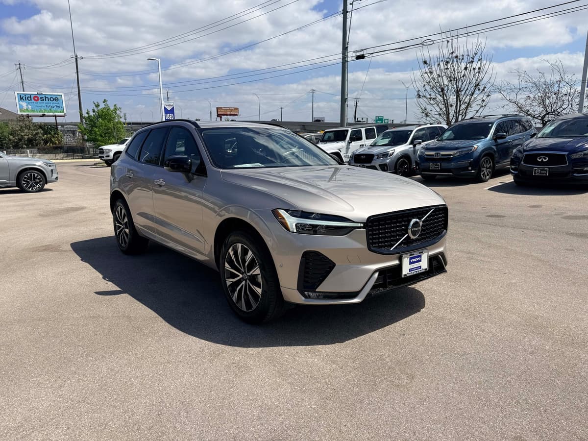 2025 Volvo XC60 - Image 7