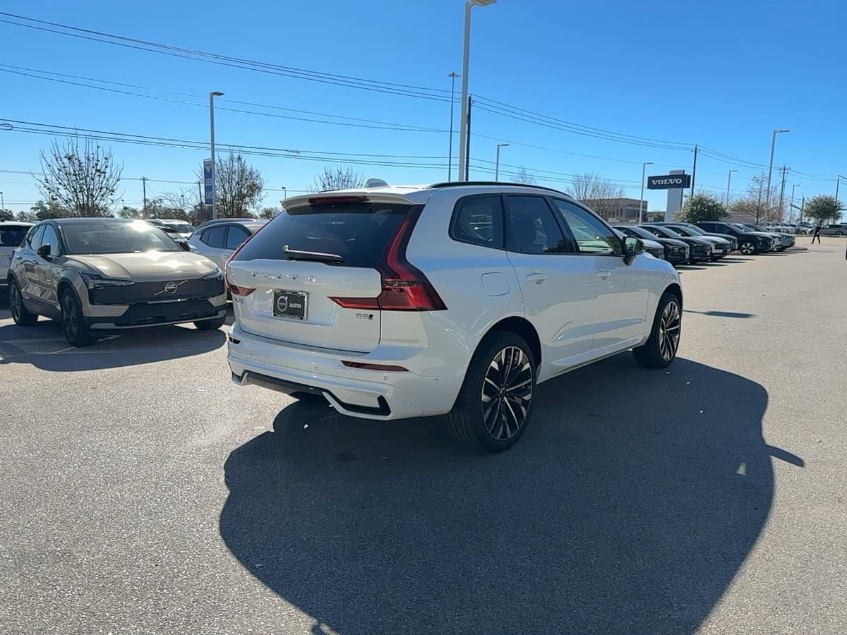 2026 Volvo XC60 - Image 6