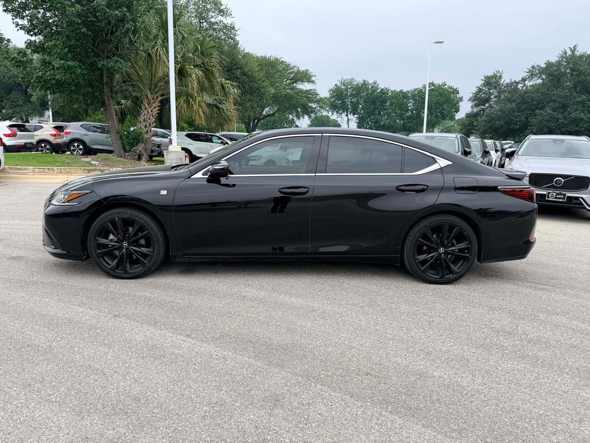 2022 LEXUS ES 350 - Image 2