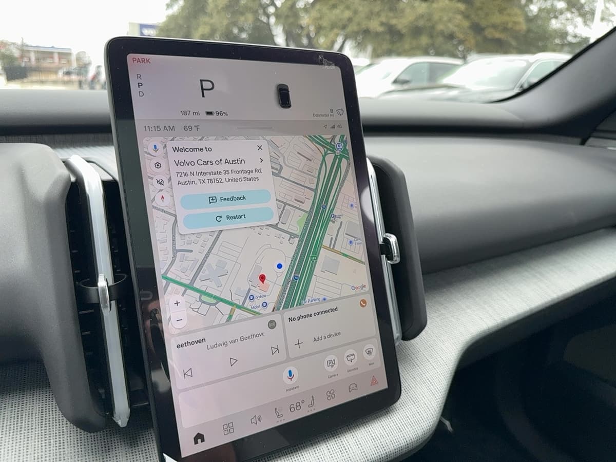 2026 Volvo EX30 Cross Country - Image 20