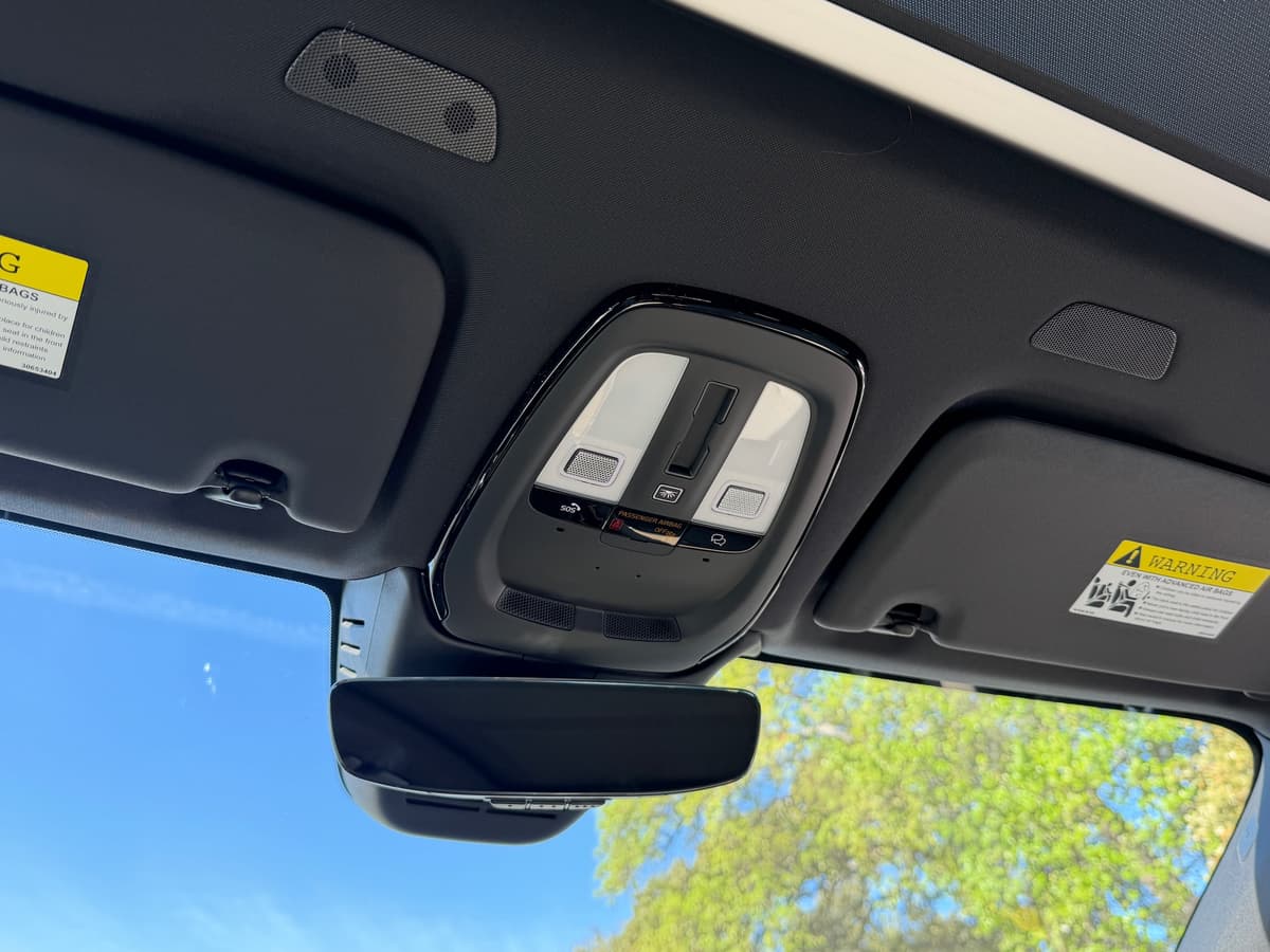 2026 Volvo XC60 - Image 13