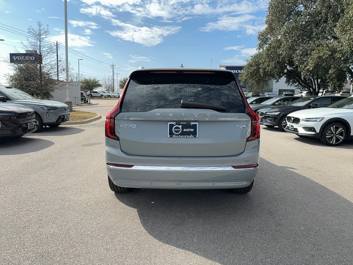 2026 Volvo XC90 plug-in hybrid - Image 6