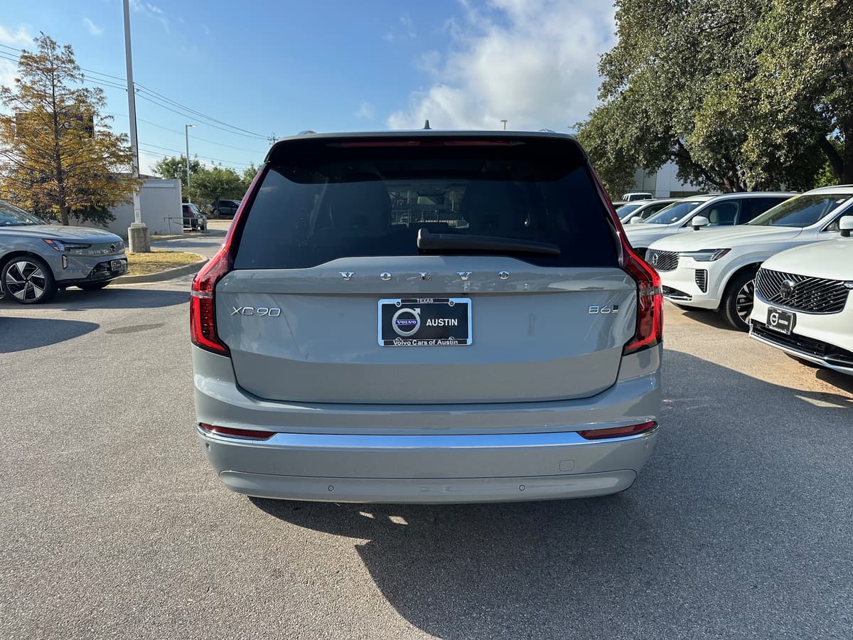 2026 Volvo XC90 - Image 5