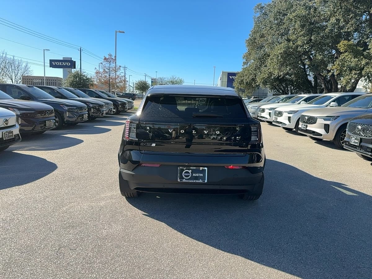 2026 Volvo EX30 - Image 5