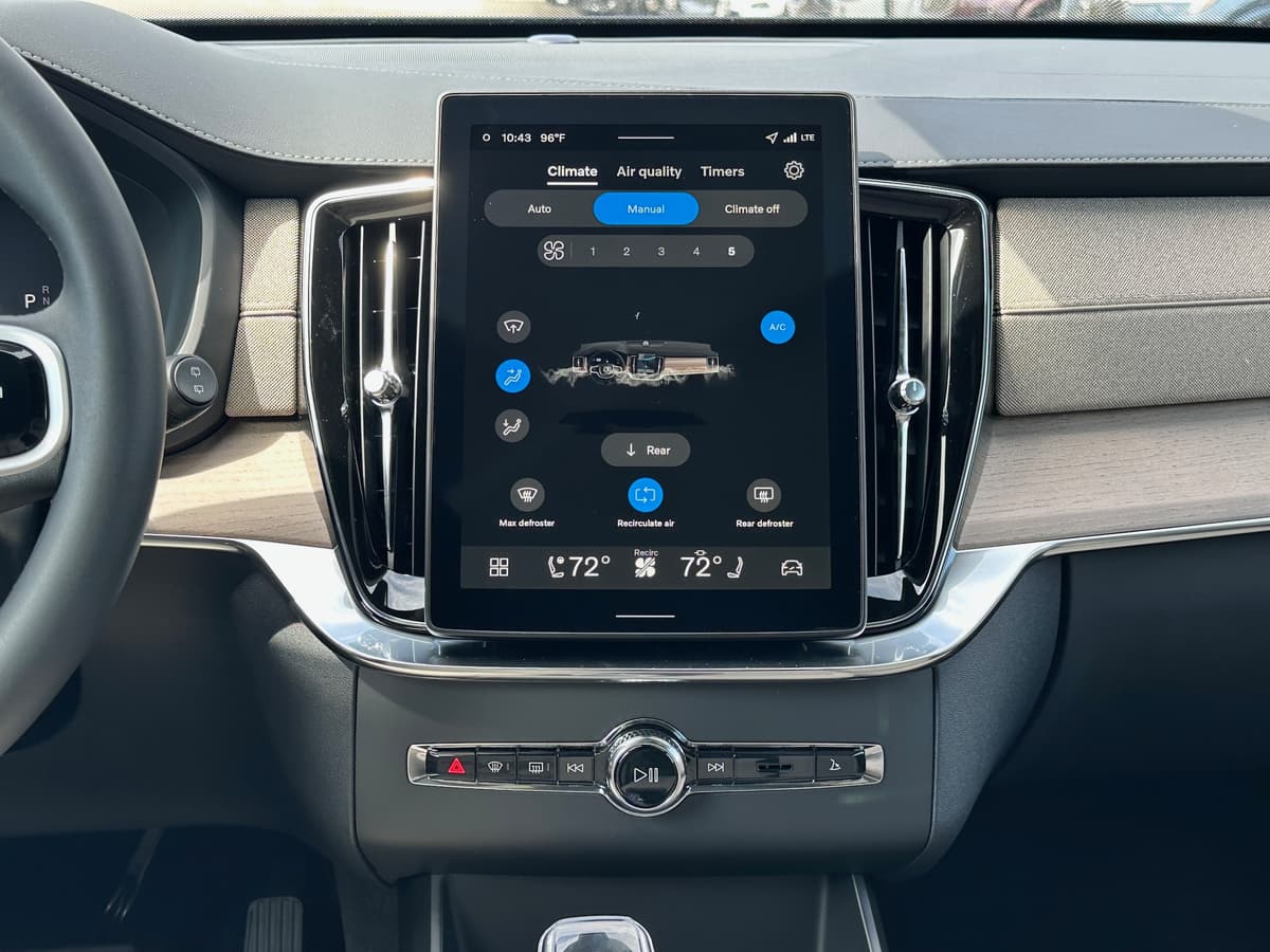 2026 Volvo XC90 - Image 13