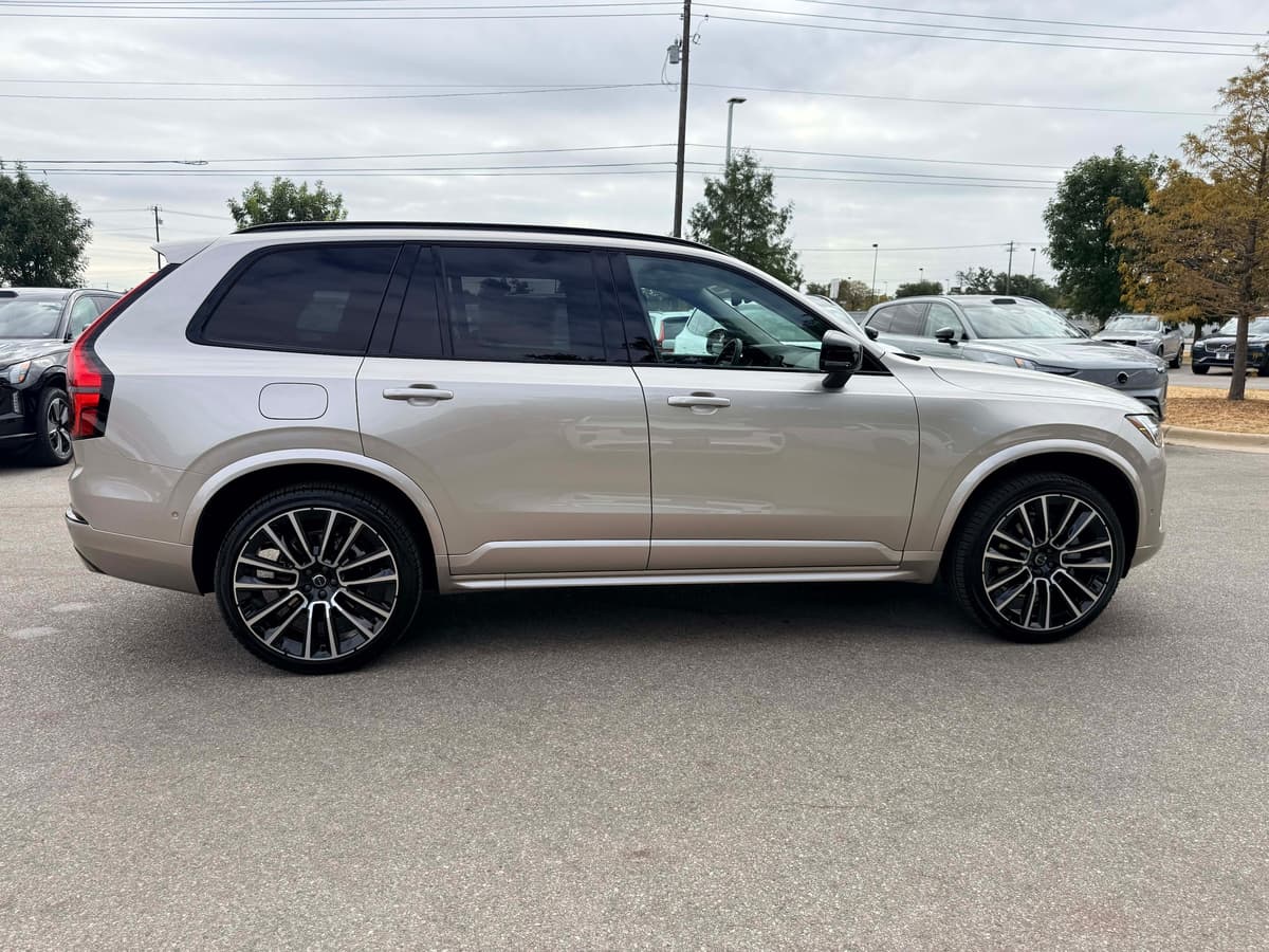 2026 Volvo XC90 - Image 7