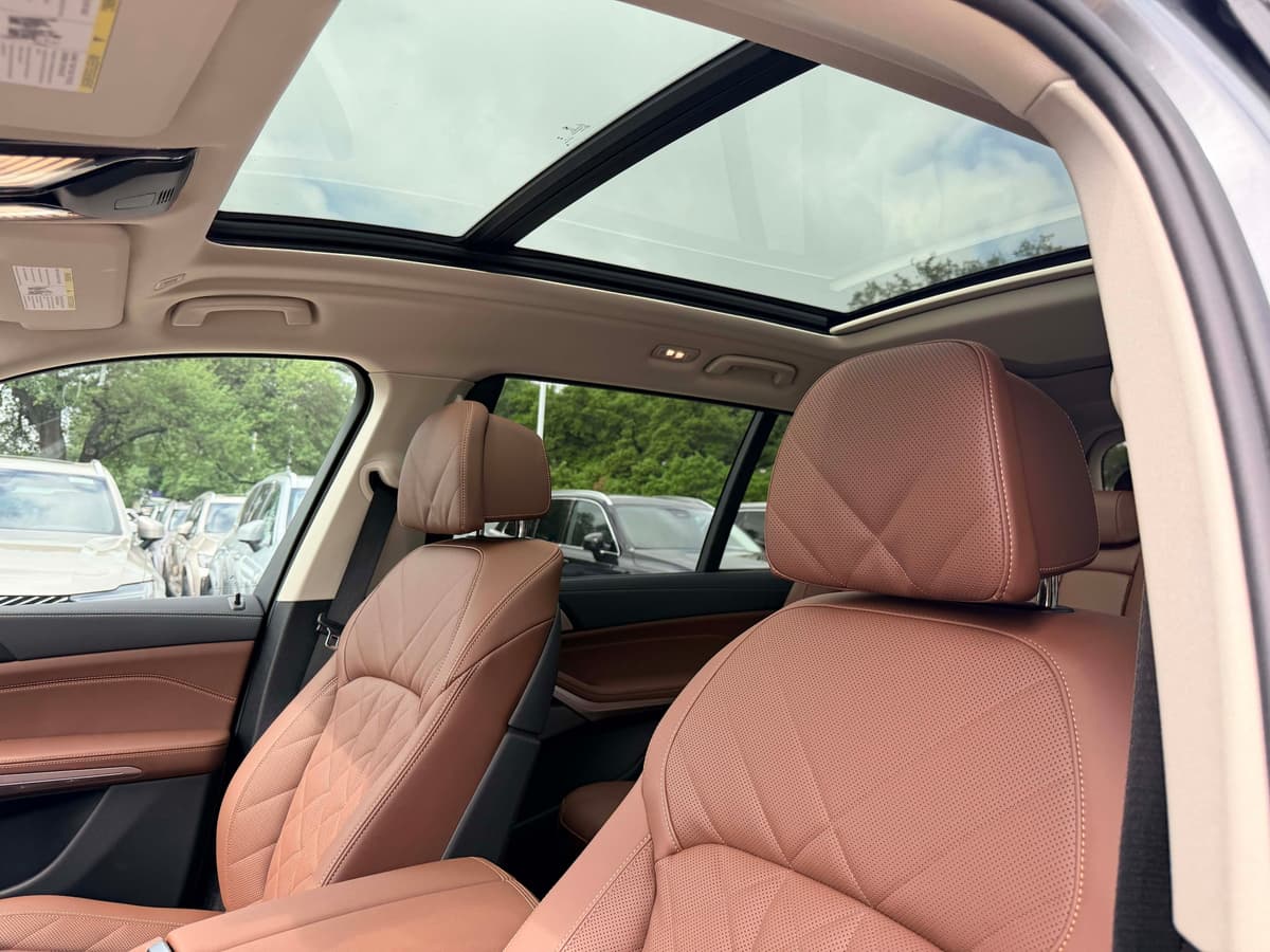 2026 BMW X7 - Image 12