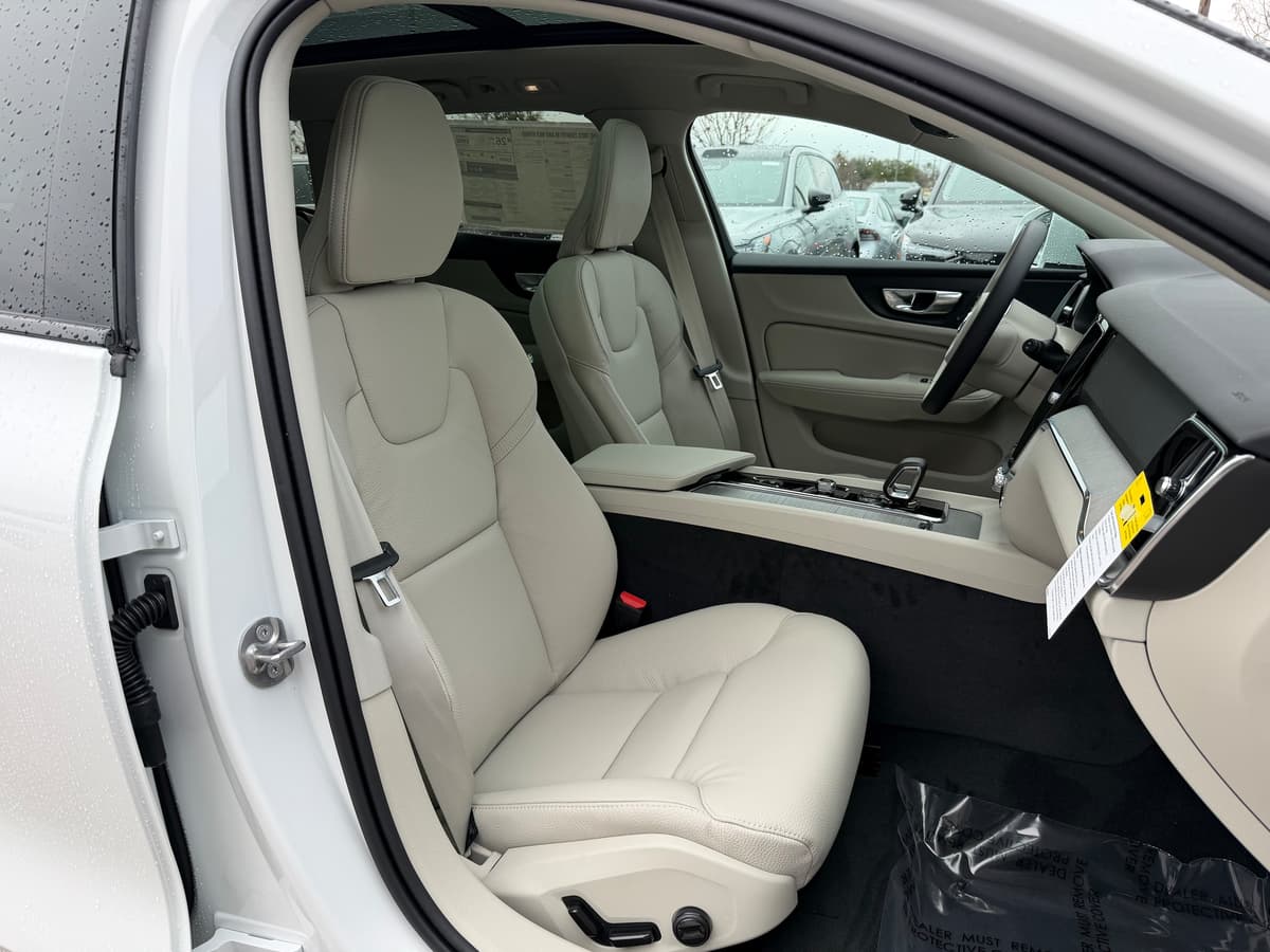 2026 Volvo V60 Cross Country - Image 8