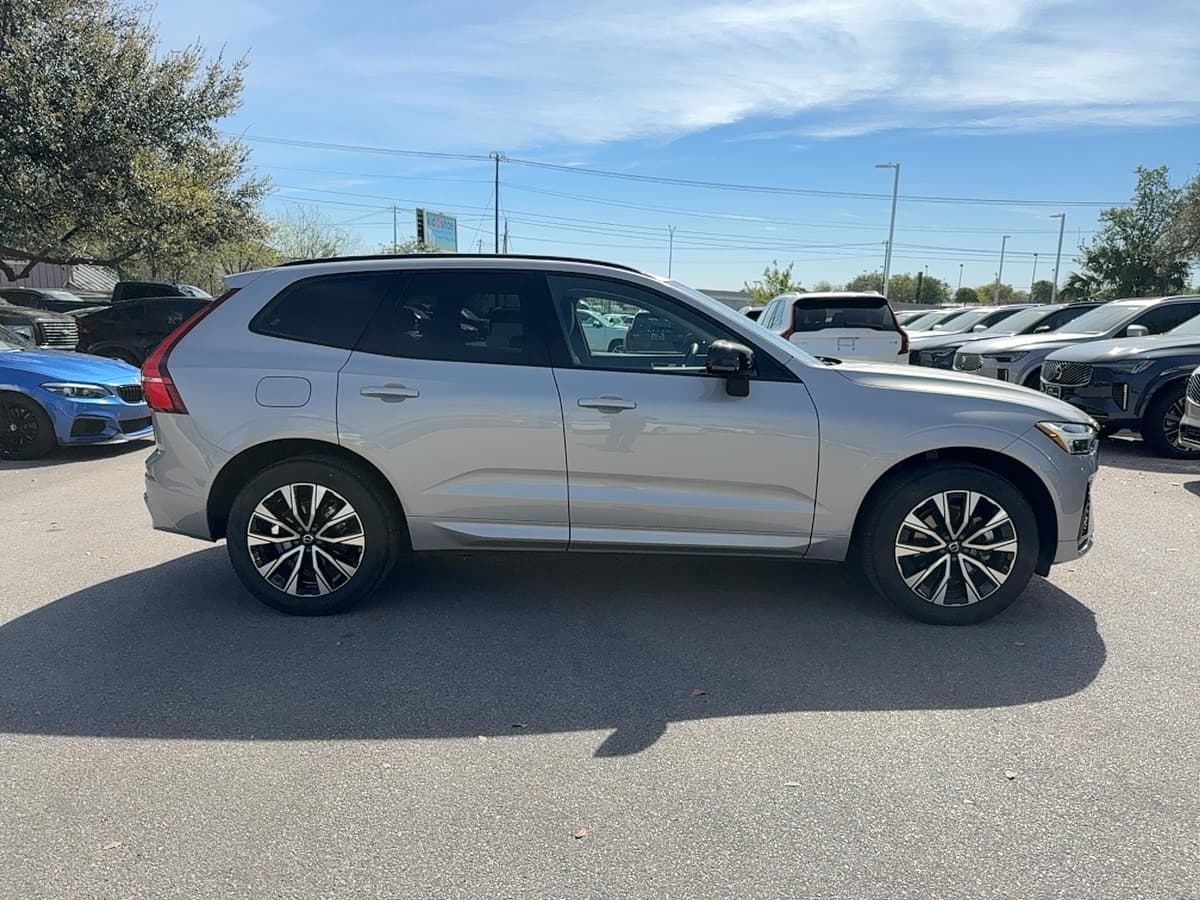 2025 Volvo XC60 - Image 7