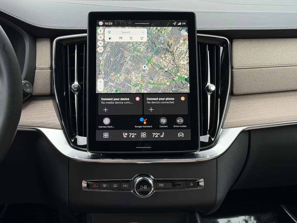 2026 Volvo XC90 - Image 13