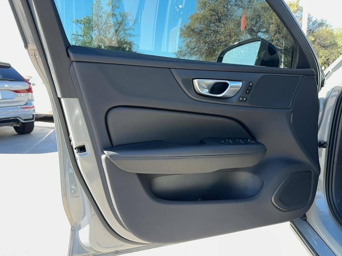 2024 Volvo S60 - Image 10