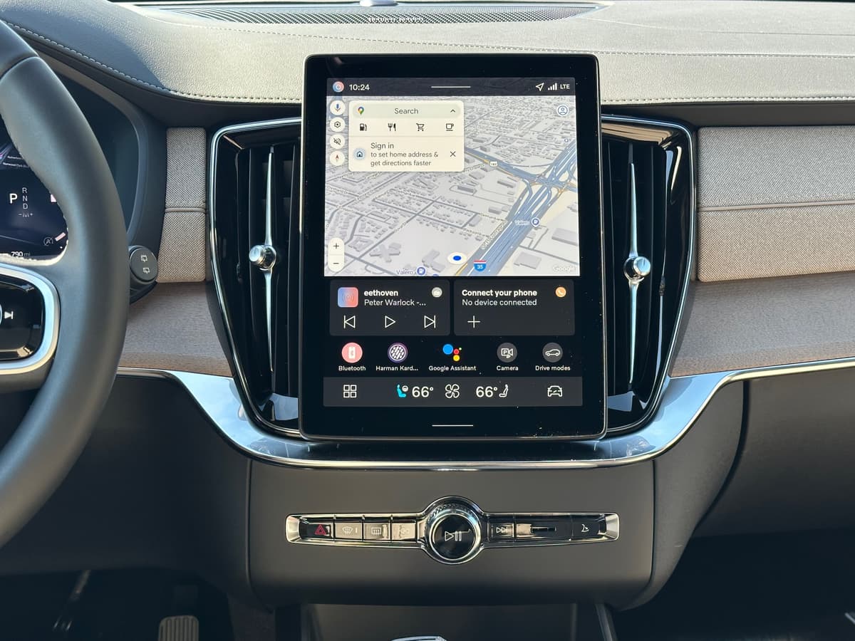 2026 Volvo XC90 - Image 13