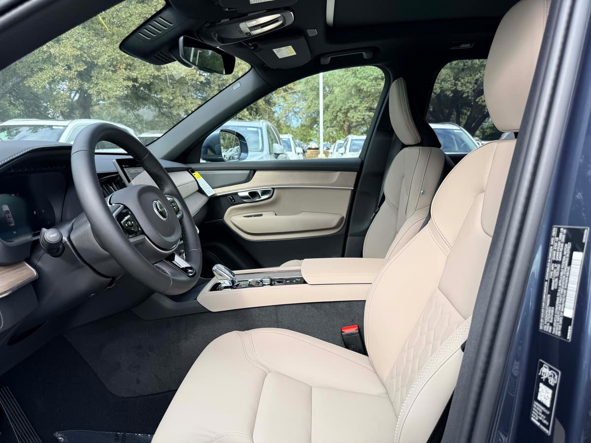 2026 Volvo XC90 - Image 12