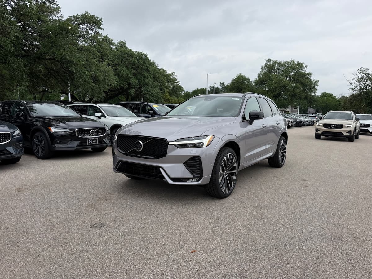2026 Volvo XC60 - Image 2