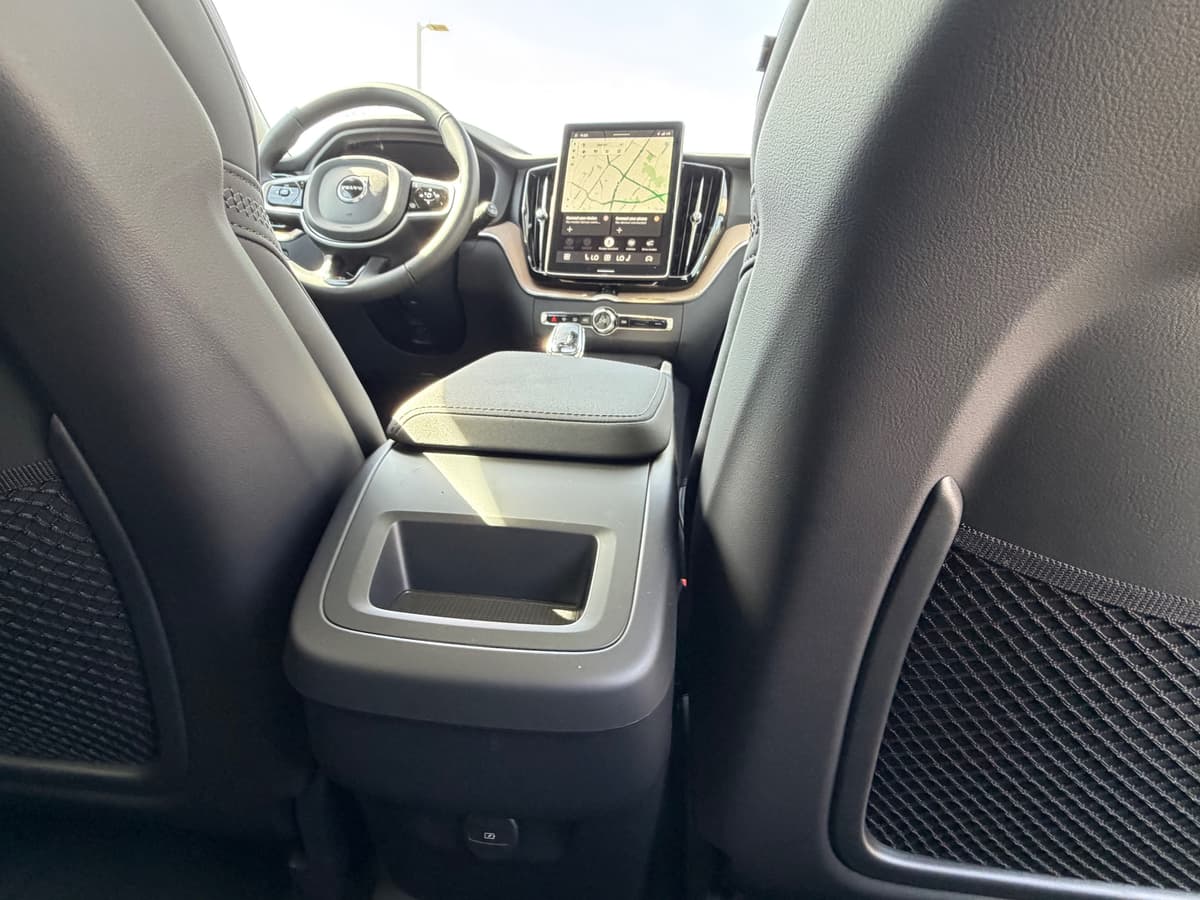 2026 Volvo XC60 - Image 10