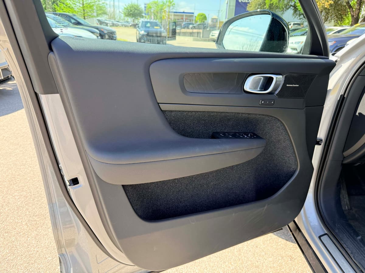 2023 Volvo C40 Recharge Pure Electric - Image 10