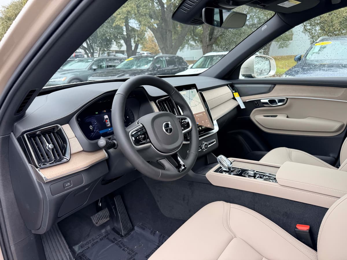 2026 Volvo XC90 - Image 11