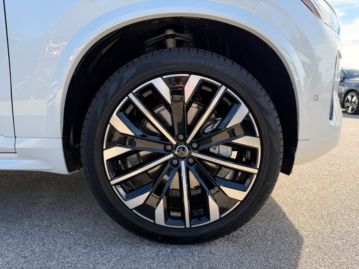 2026 Volvo XC90 - Image 7