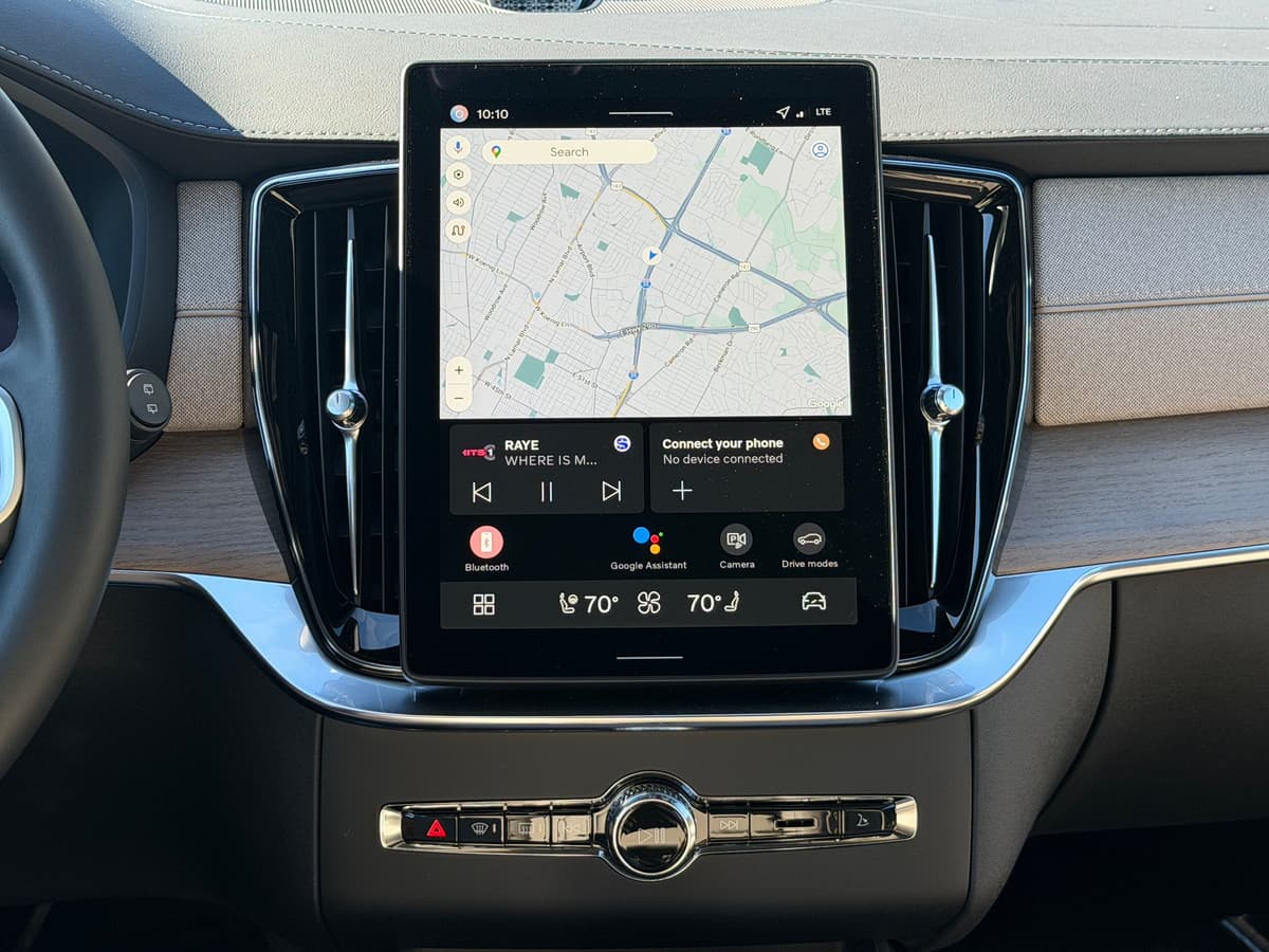 2026 Volvo XC90 plug-in hybrid - Image 13