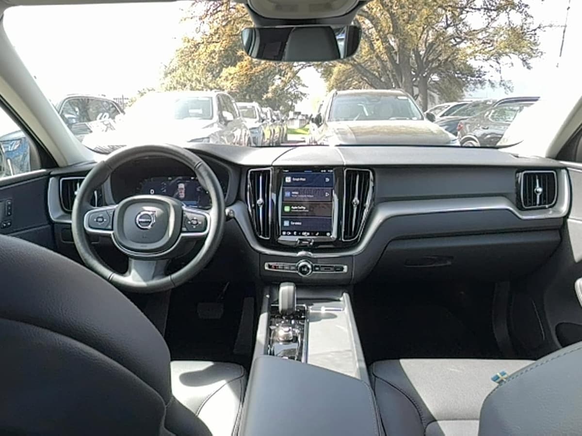 2025 Volvo XC60 - Image 14