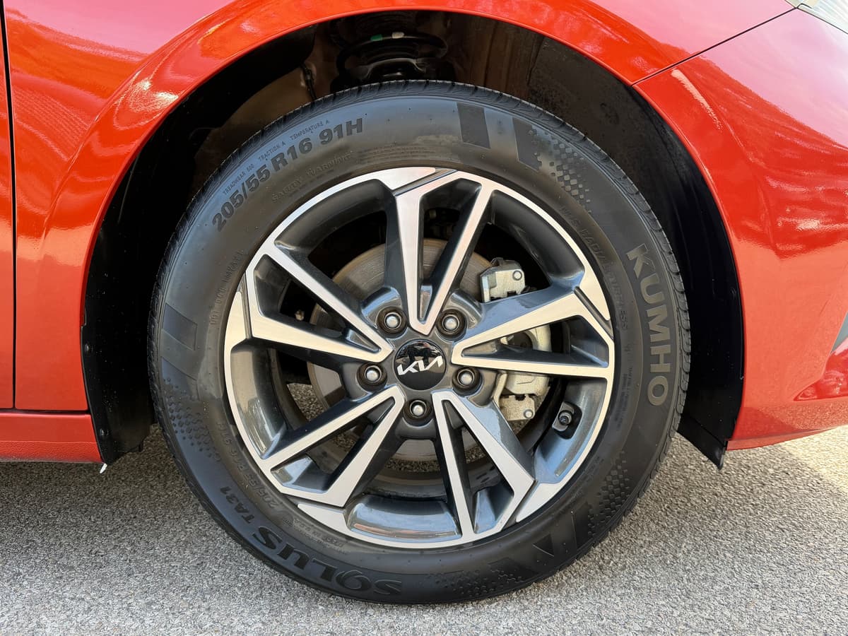 2023 Kia Forte - Image 9