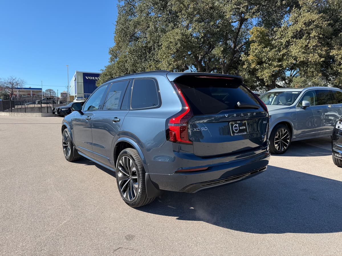 2026 Volvo XC90 - Image 4