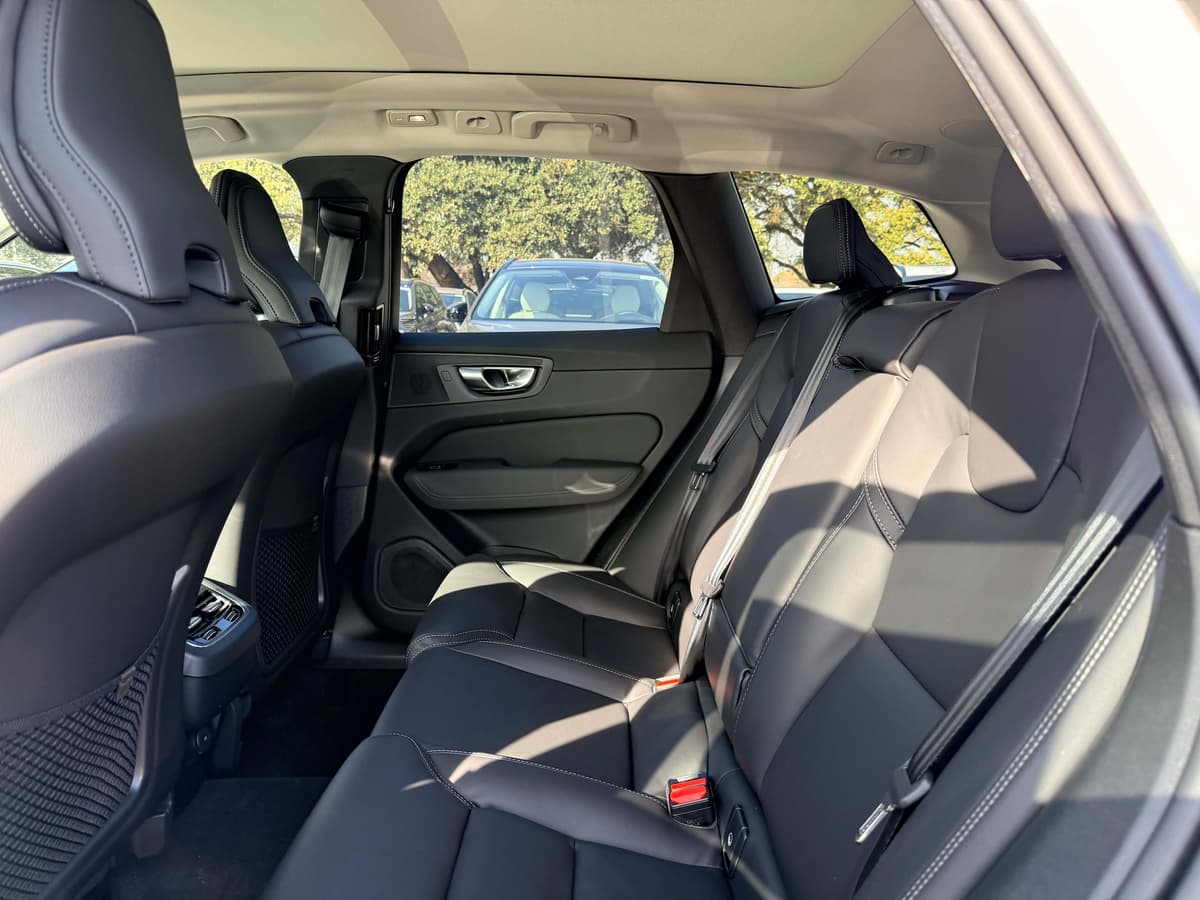 2026 Volvo XC60 - Image 15