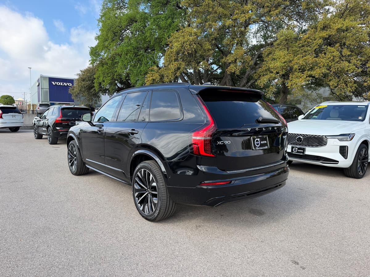 2026 Volvo XC90 plug-in hybrid - Image 4